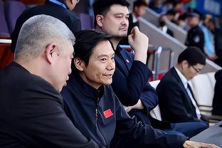 Muốn bố trí chiến thuật? Trận đấu với tổng huấn luyện viên Hứa Lợi Dân của Bắc Kinh Liêu Ninh trực tiếp ngồi bên cạnh Kiều Lý Âu